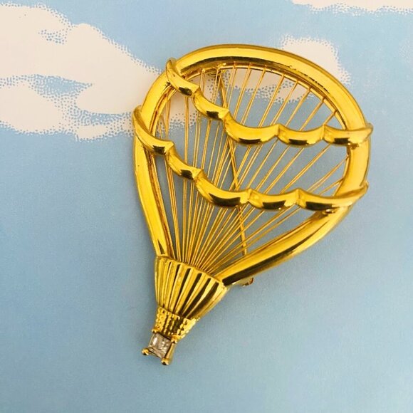 Vintage Monet Gold Tone Hot Air Balloon Brooch - Picture 1 of 5
